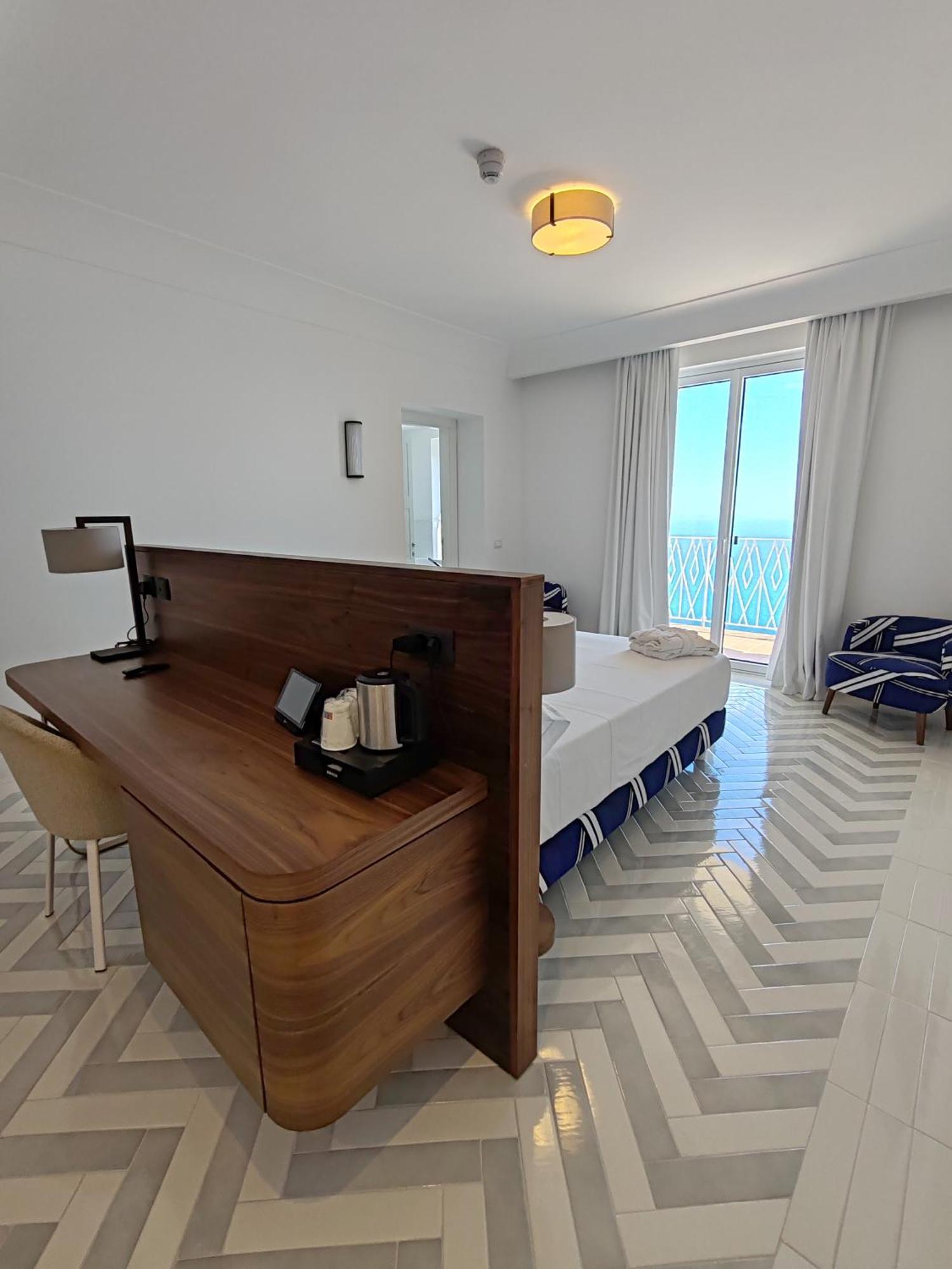 Grand Excelsior Hotel 4*